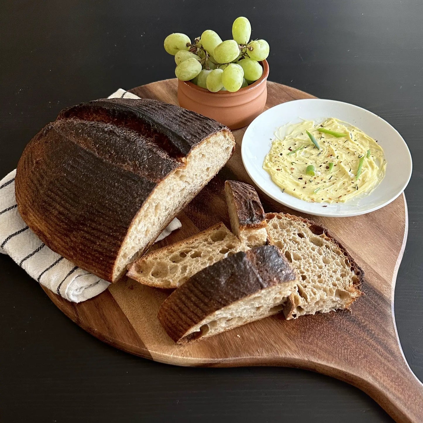 Round Cutting / Charcuterie Board - Tampa Home & Garden Store
