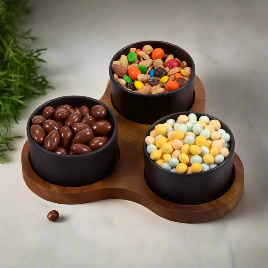 Triangular Serving Set with 3 Ceramic Dishes - Tampa Home & Garden Store