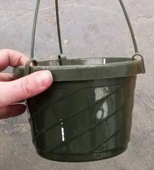 6 inch plastic starter pot with metal hanger in dark green on Tampa Home & Garden Store