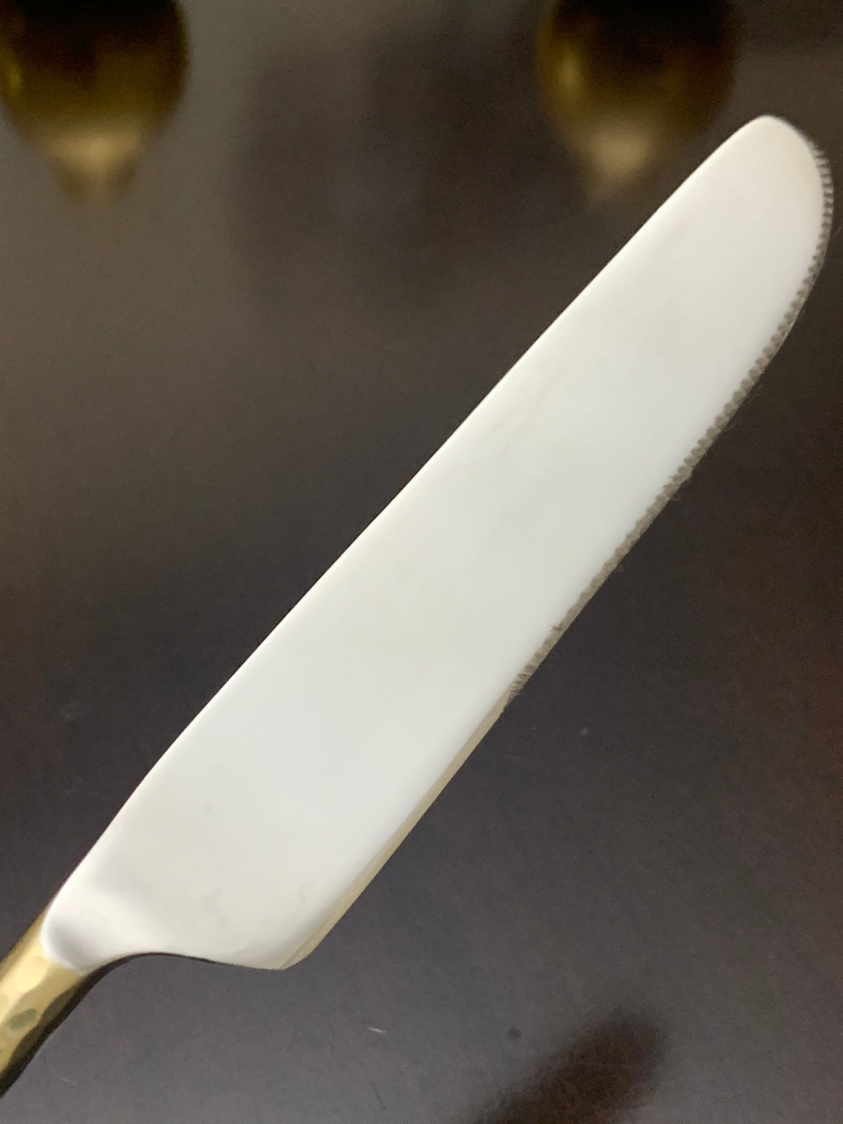 Vibhsa dinner knives set of 6 with white handles and gold-tone bolster serrated blade on Tampa Home & Garden Store