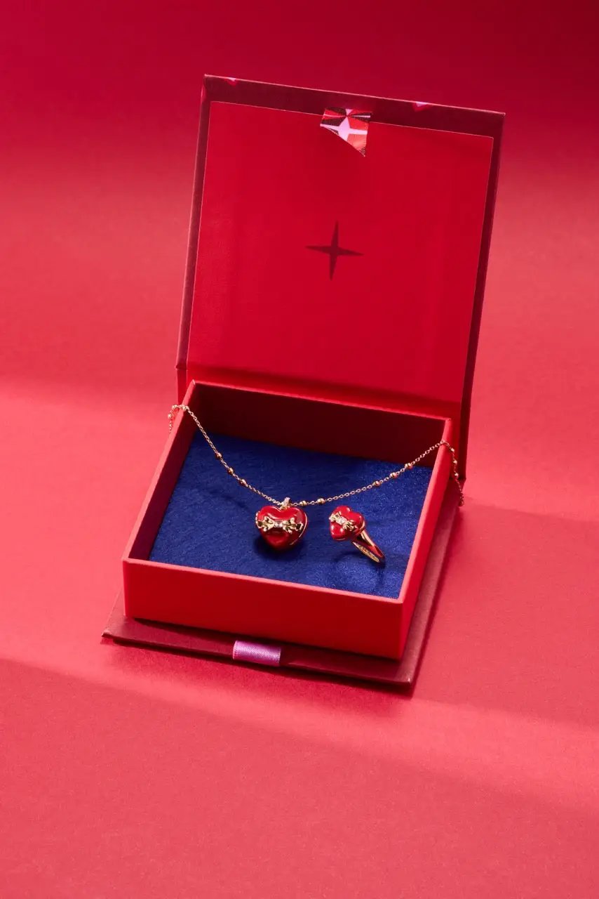 Love Bow Gift Box for Sweet Moments and Joy