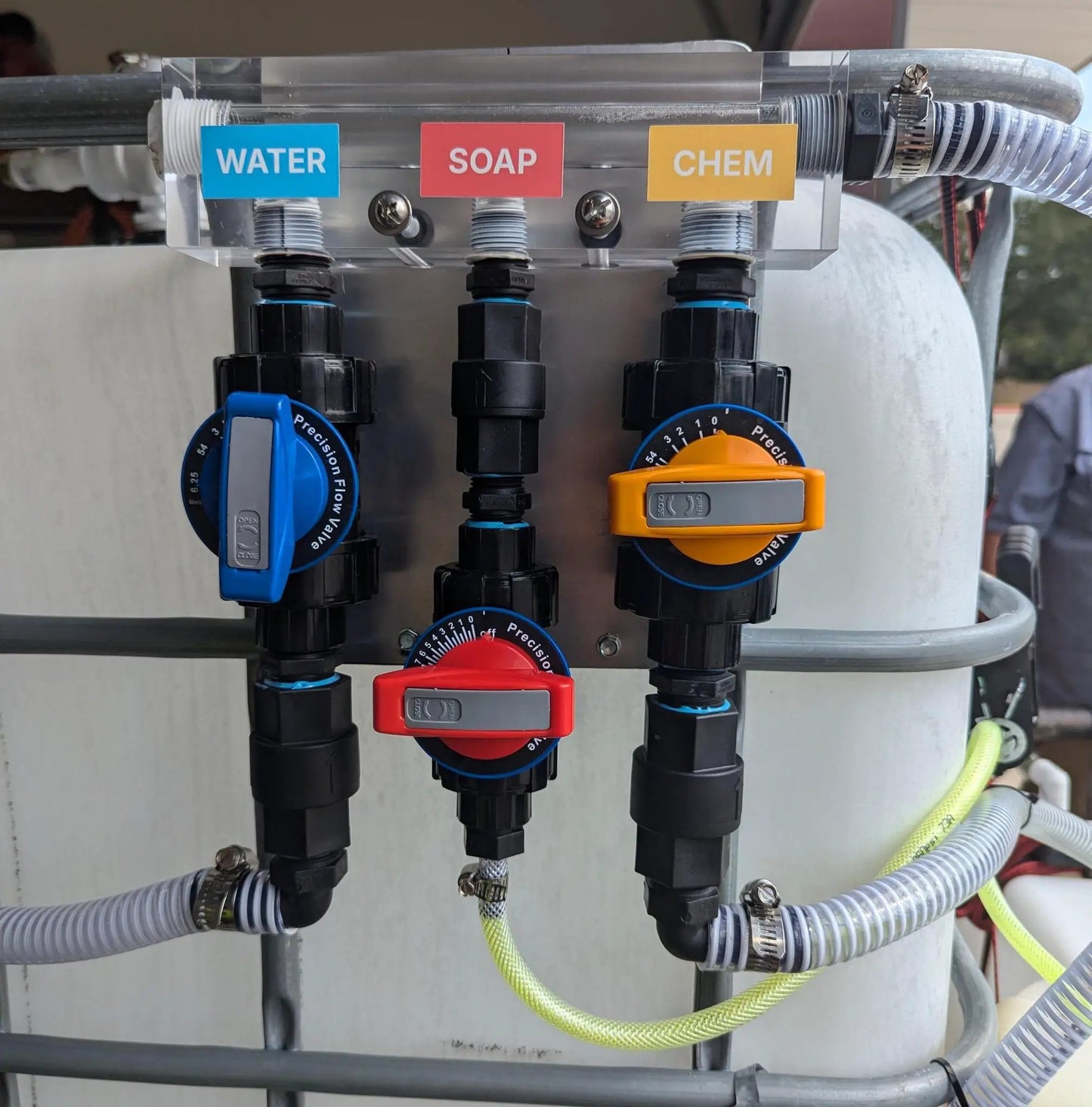 Clear Blend Manifold - 4-Port - Tampa Home & Garden Store