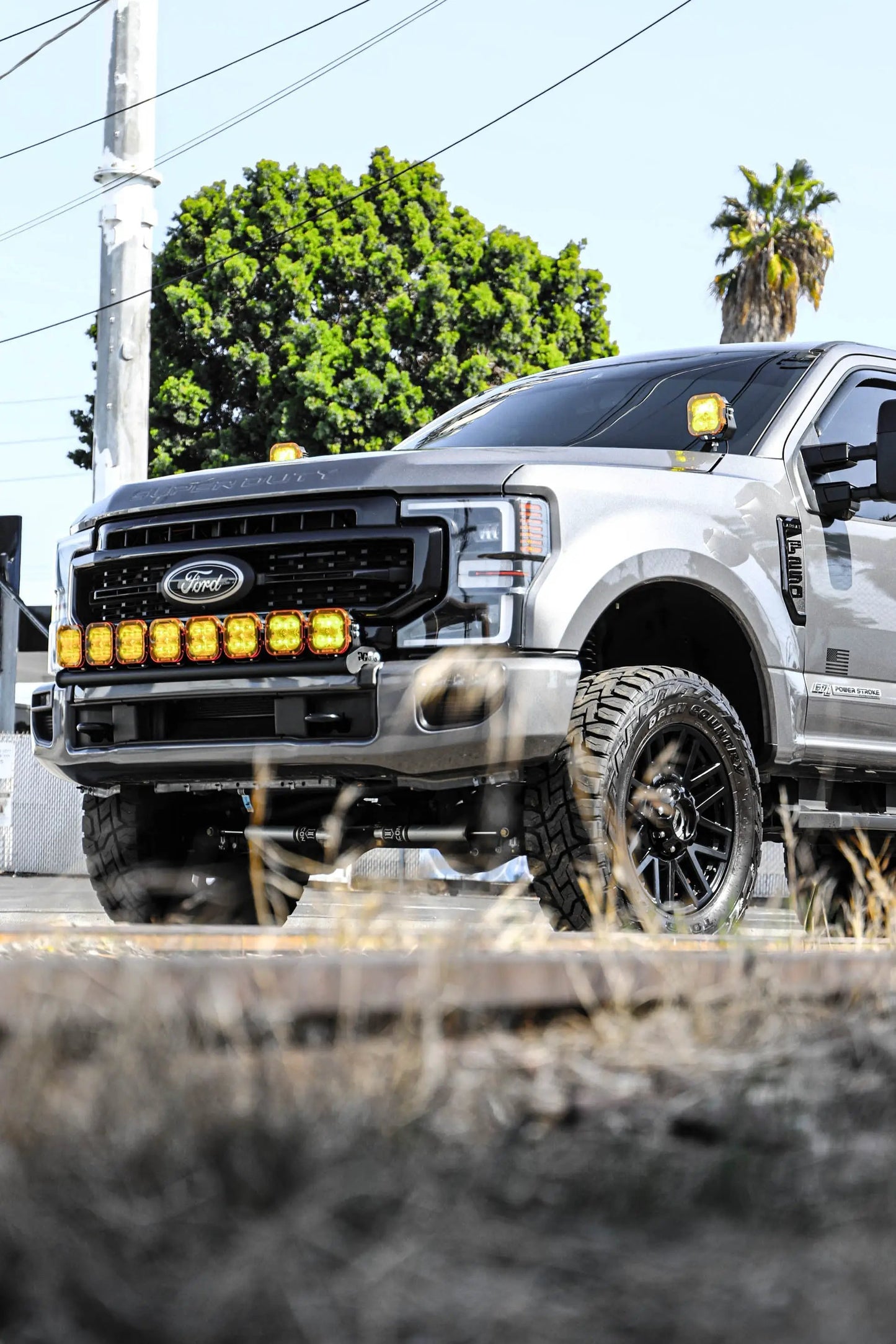 8-Light Front Bumper Mount Kit for 2011 Ford F-250/F-350 with amber LED lights on Tampa Home & Garden Store