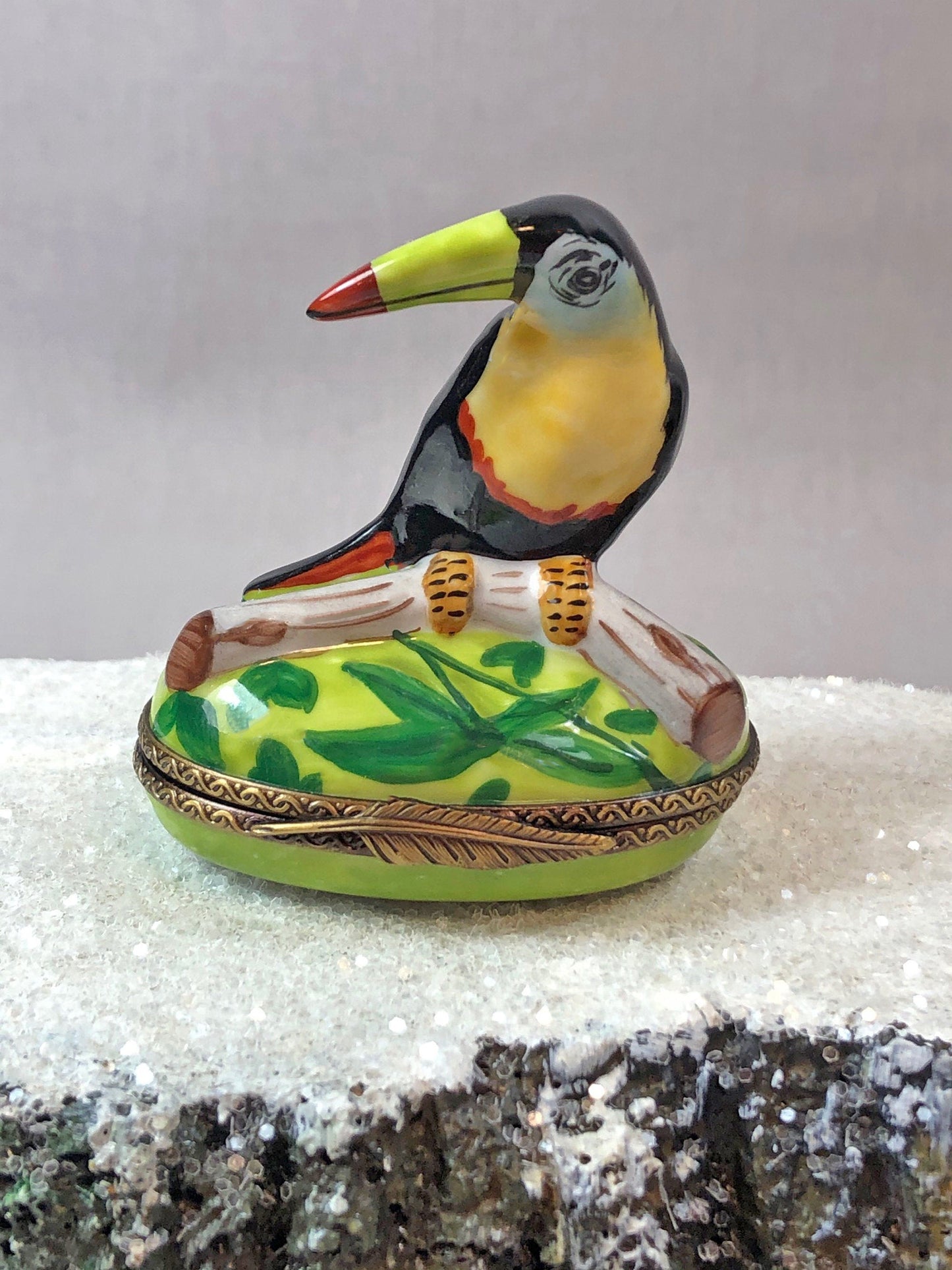 Golf Club Bag Collectible Porcelain Limoges Box. Miniature Hand Painted Pill or Trinket Box. Gift for Golfing Dad, Buddy, Him Her. - Tampa Home & Garden Store
