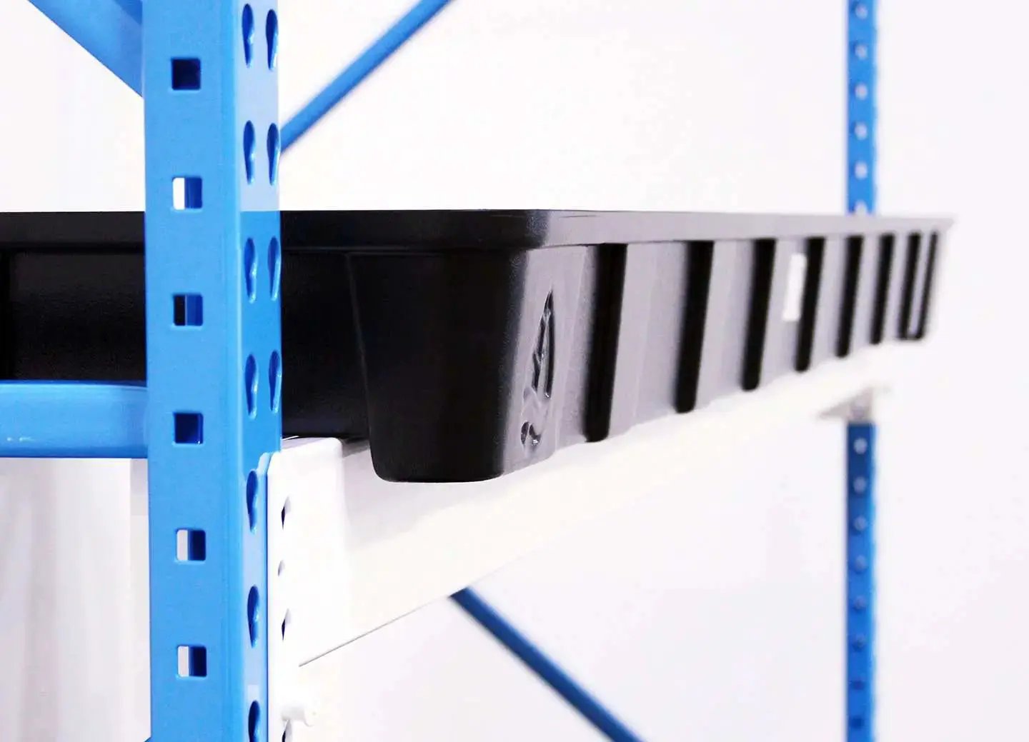 Botanicare Pallet Rack Flood Tray 4x8 on blue rack black tray Bootstrap Farmer hydroponics on Tampa Home & Garden Store