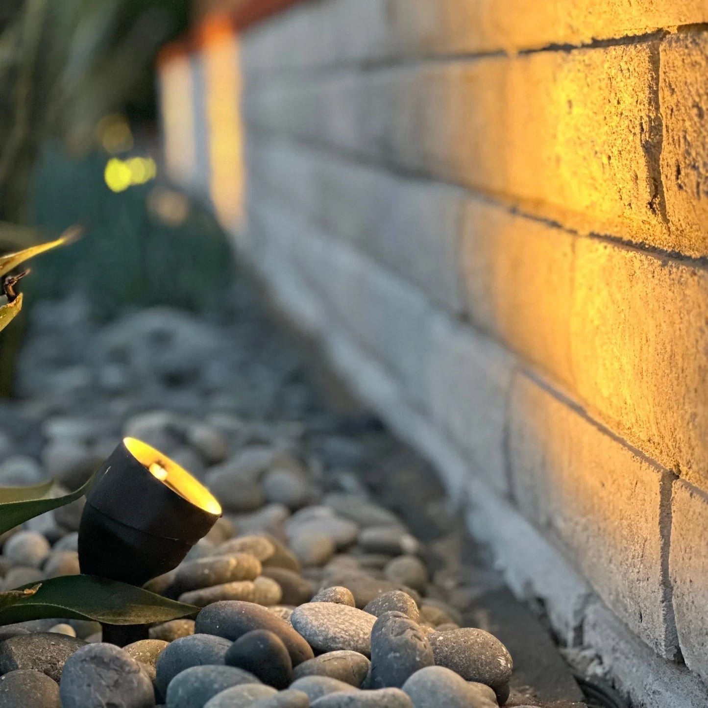 Foco de luz ovalado negro Tulay para exteriores, iluminación de bajo voltaje