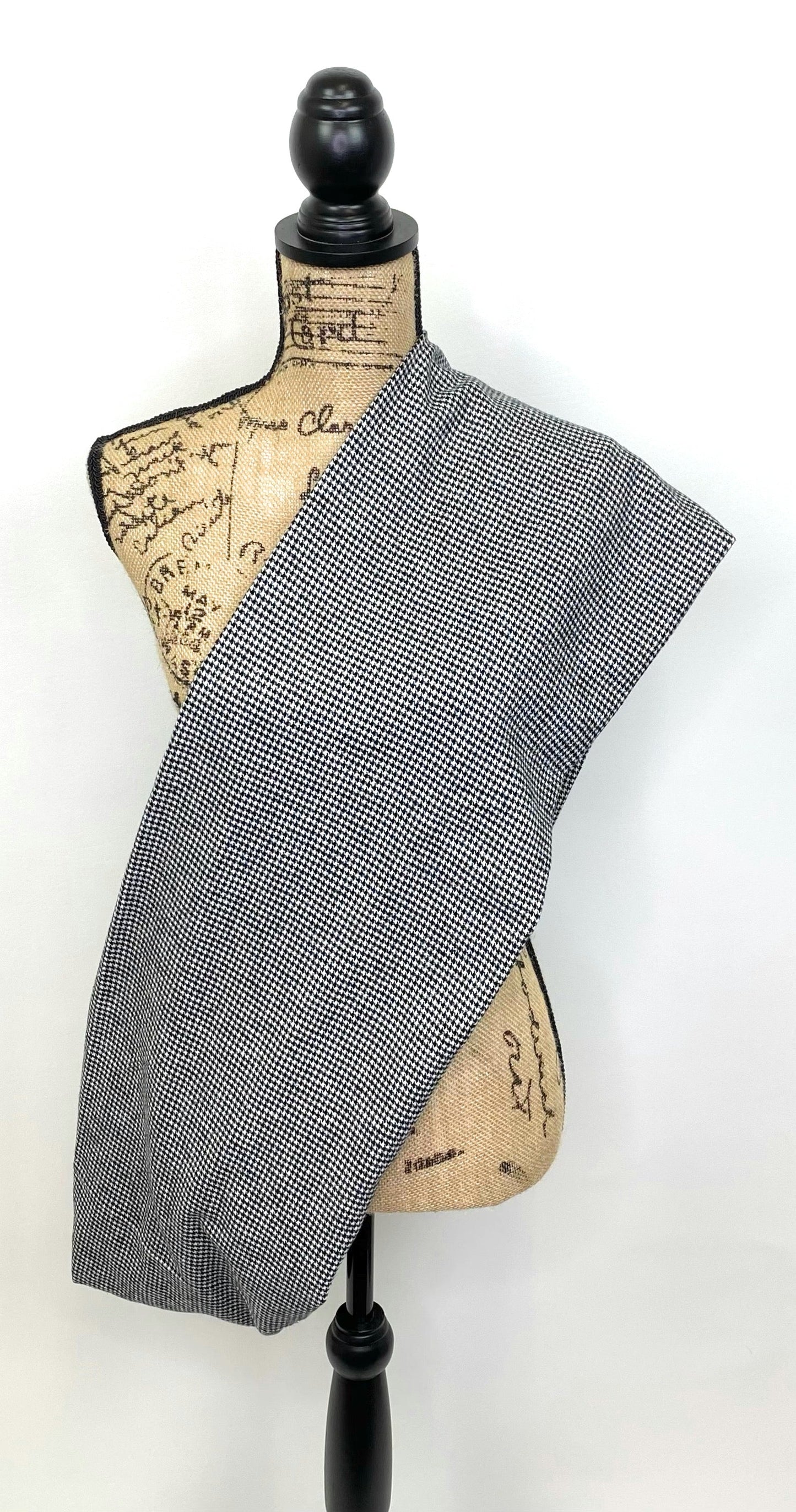 Écharpe classique en flanelle à motif pied-de-poule noir et blanc