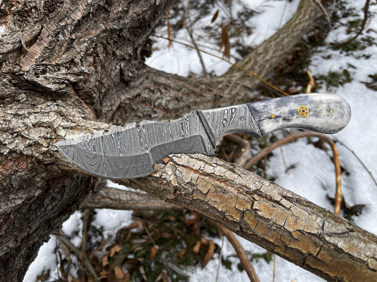 TD-085 8'' Compact Tracker camping knife with Damascus-pattern blade and gray handle on Tampa Home & Garden Store