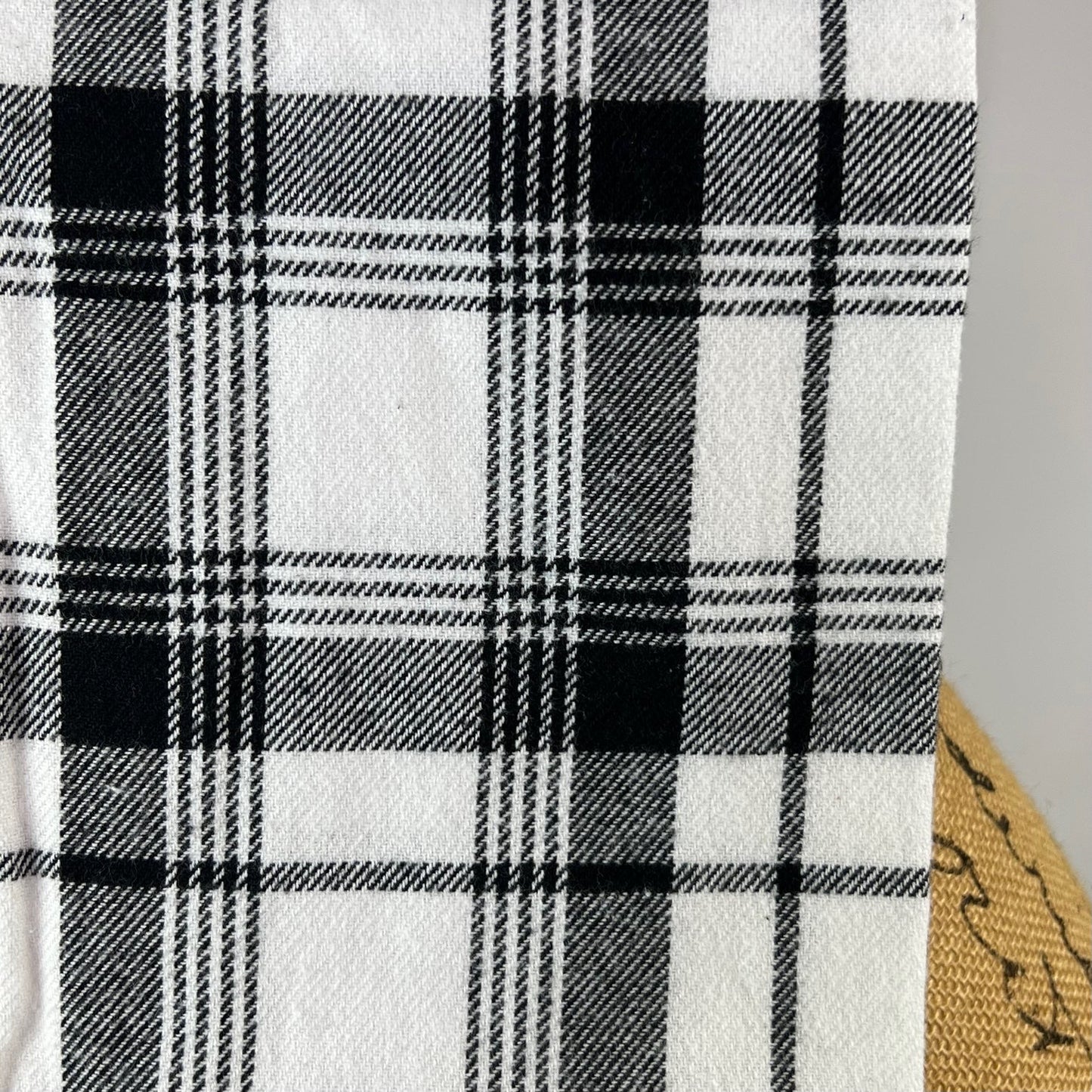 Bufanda de Franela a Cuadros Blancos y Negros, Tipo Infinity o Manta