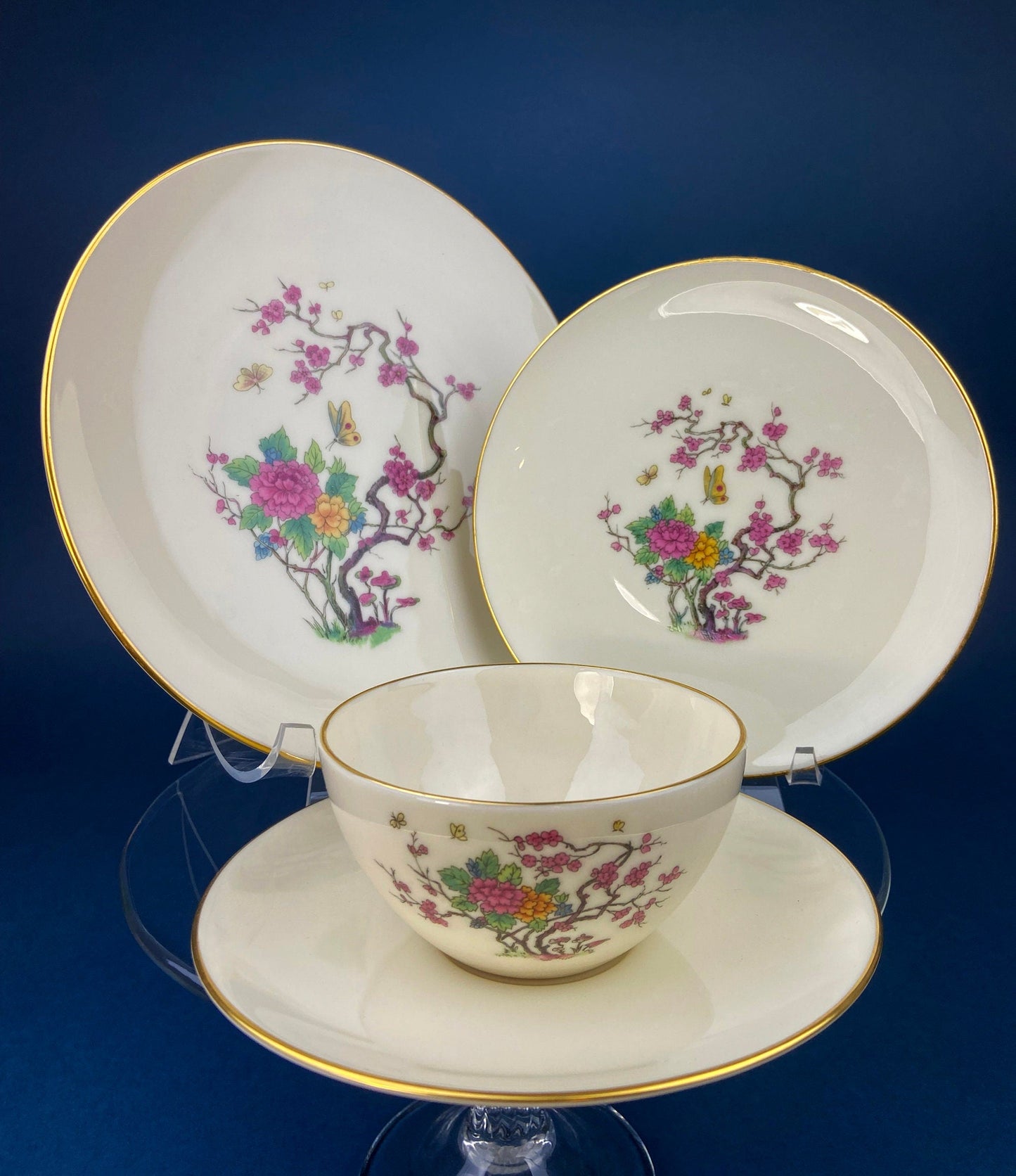 Lenox Tea Cup & Saucer. Creamy White with Gold Rim Tea or Coffee Set. Olympia by Lenox. Porcelain Made in the USA. - Tampa Home & Garden Store