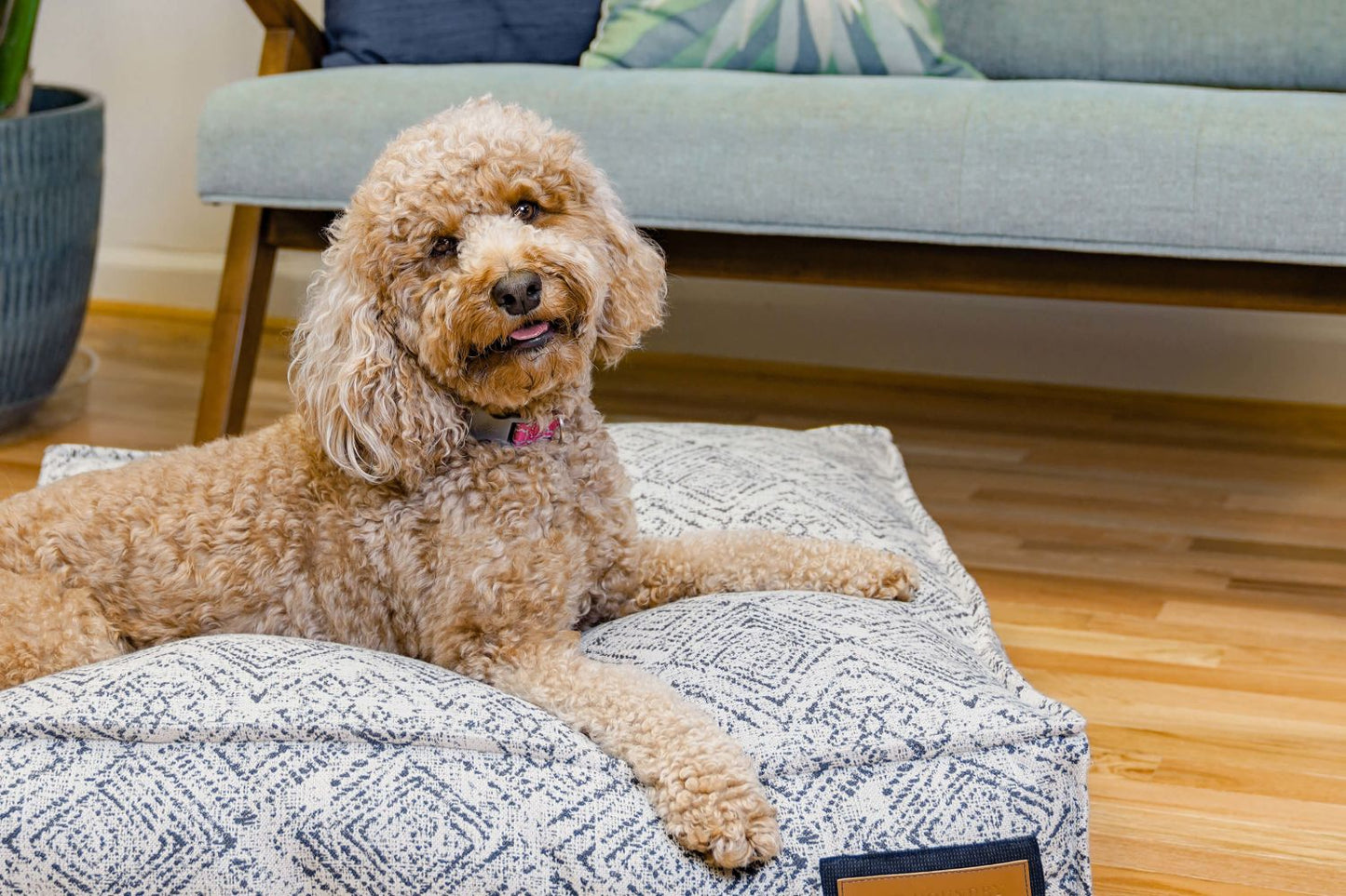 Lounger Pet Bed in Sapphire Spaniel - Tampa Home & Garden Store