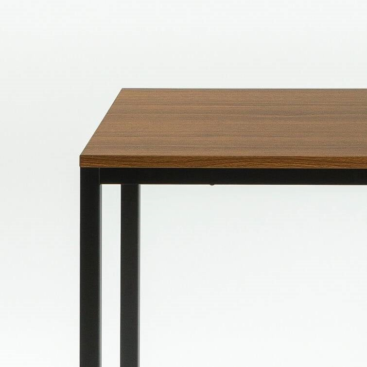 Escritorio moderno para oficina en casa con estructura de metal negro y tablero de madera marrón