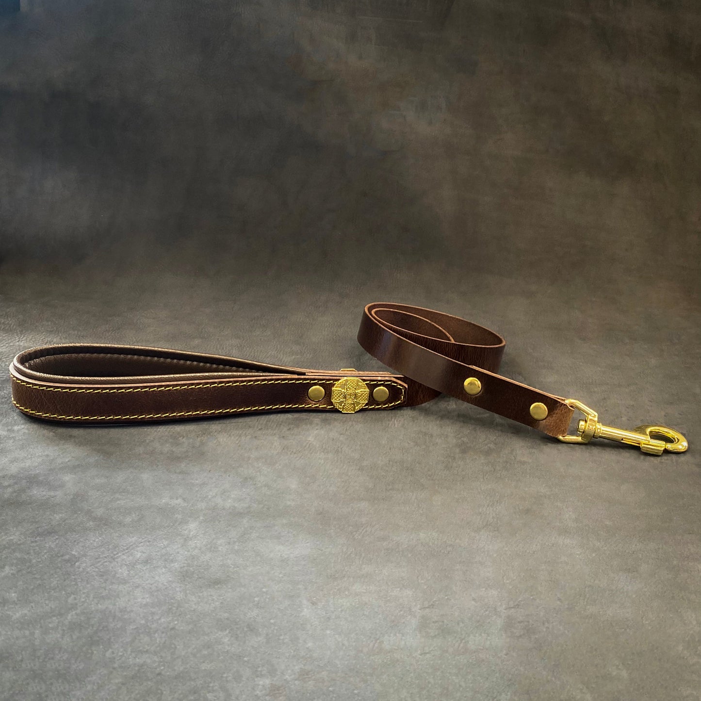 Maximus Gold Leash 1 inch wide - Tampa Home & Garden Store