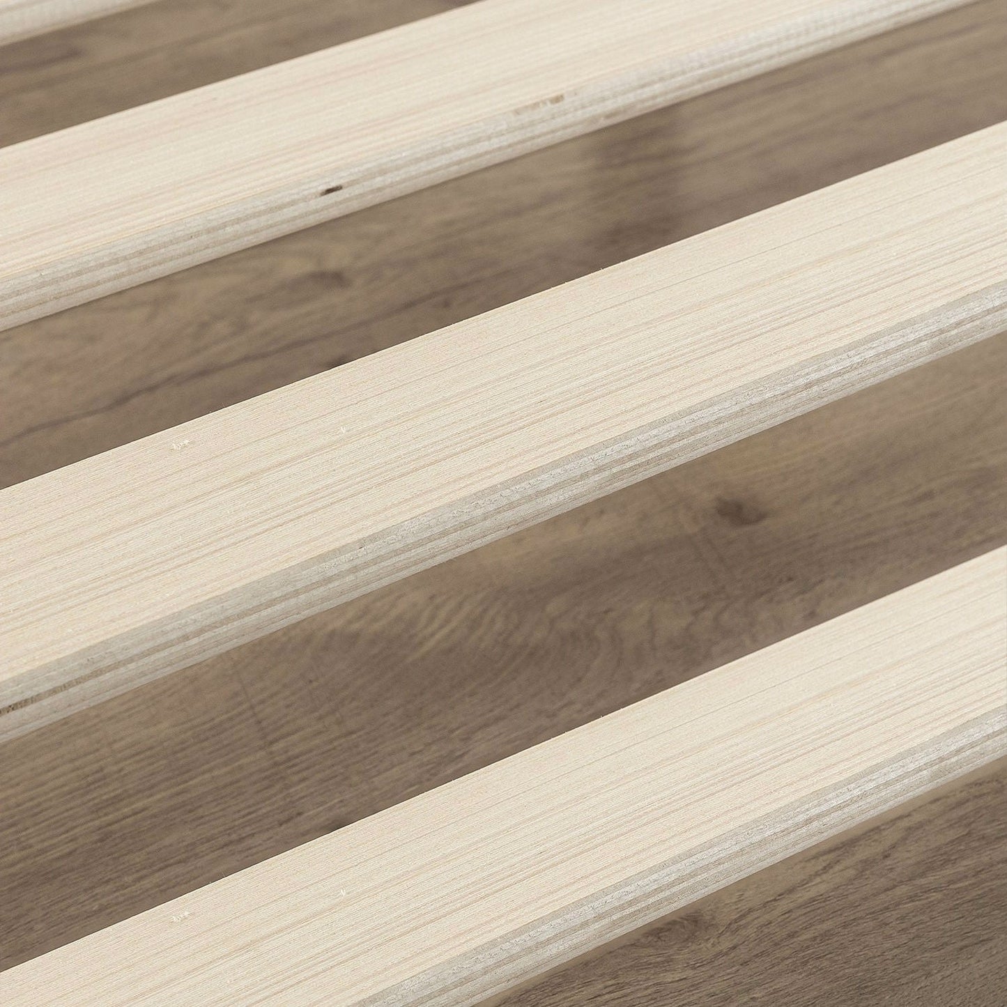 Estructura de cama moderna tamaño Queen con perfil bajo de metal de 10 pulgadas con listones de madera