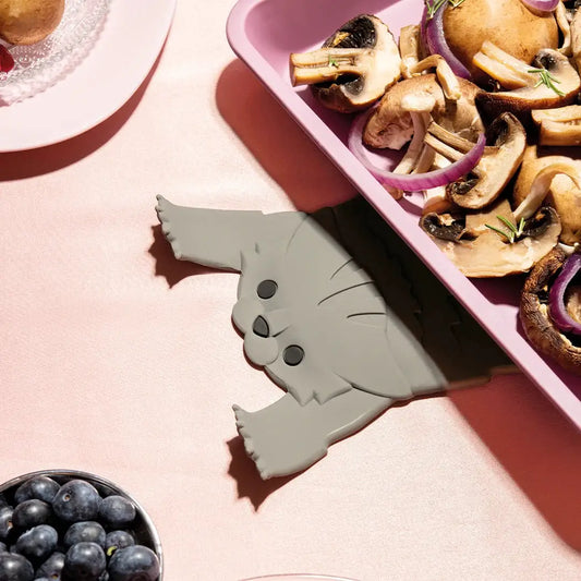 Scaredy Cat hot pot trivet OTOTO DESIGN gray silicone cat shaped heat resistant trivet