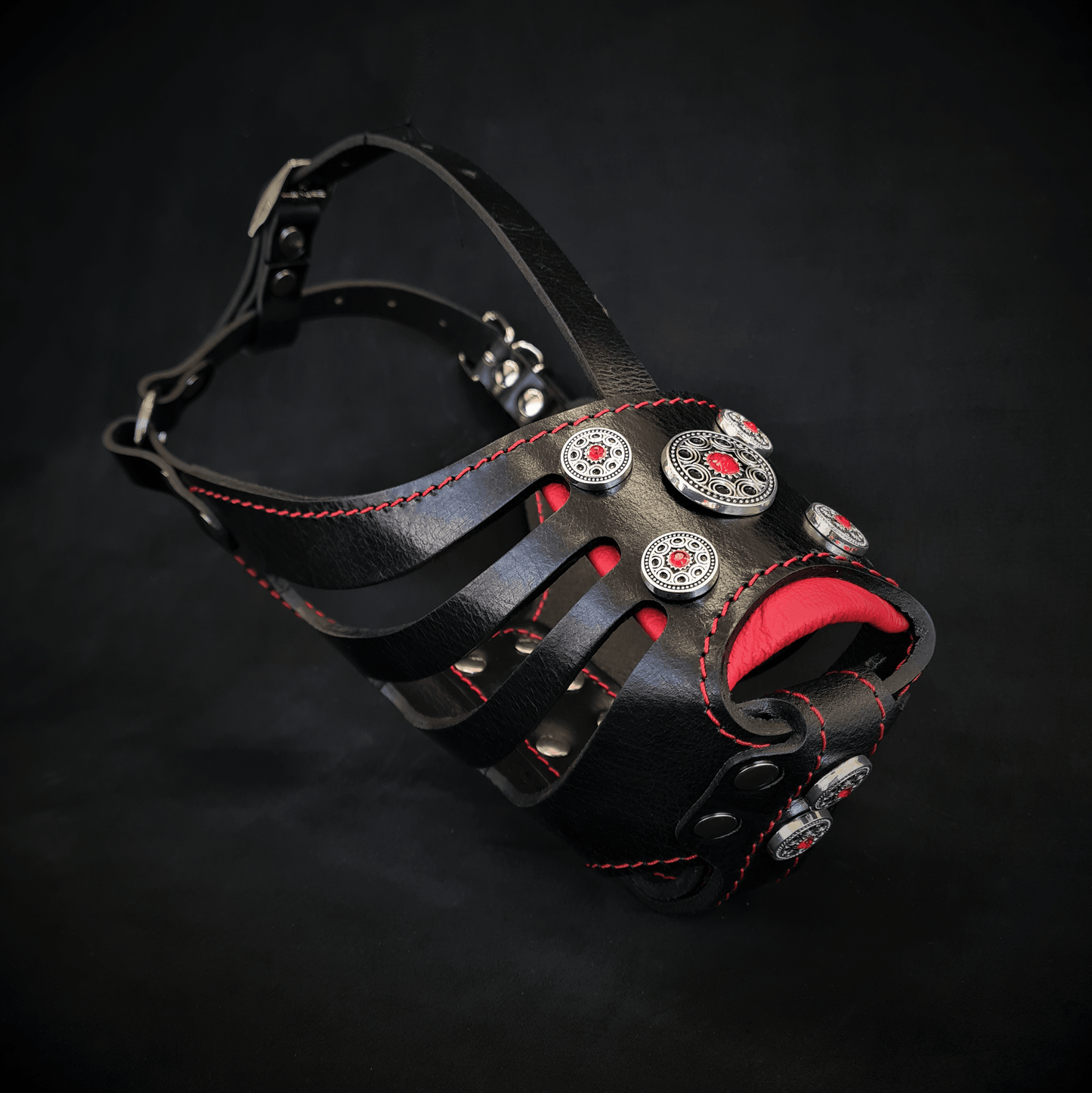 The ''Bijou'' Basket Muzzle Black & Red - Tampa Home & Garden Store