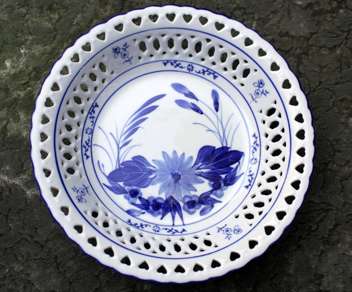 Vintage Blue and White Bowl with Lacy Rim and Scalloped Edge. - Tampa Home & Garden Store