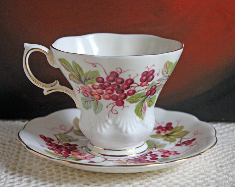 Vintage Royal Albert Tea Cup and Saucer. Friendship Series of 12. Carnation Motif. Fine Bone China Made in England. - Tampa Home & Garden Store