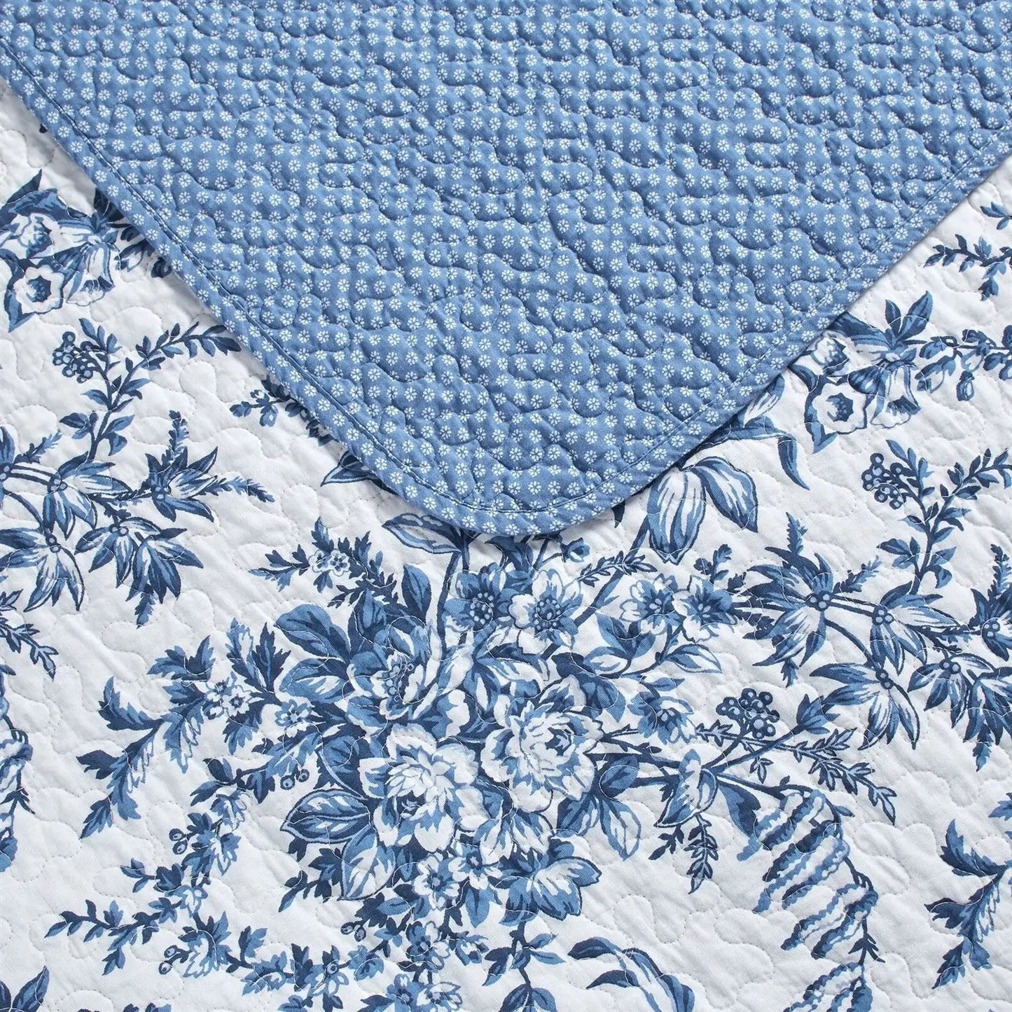 King size 3 Piece Bed-in-a-Bag Reversible Blue White Floral Cotton Quilt Set - Tampa Home & Garden Store