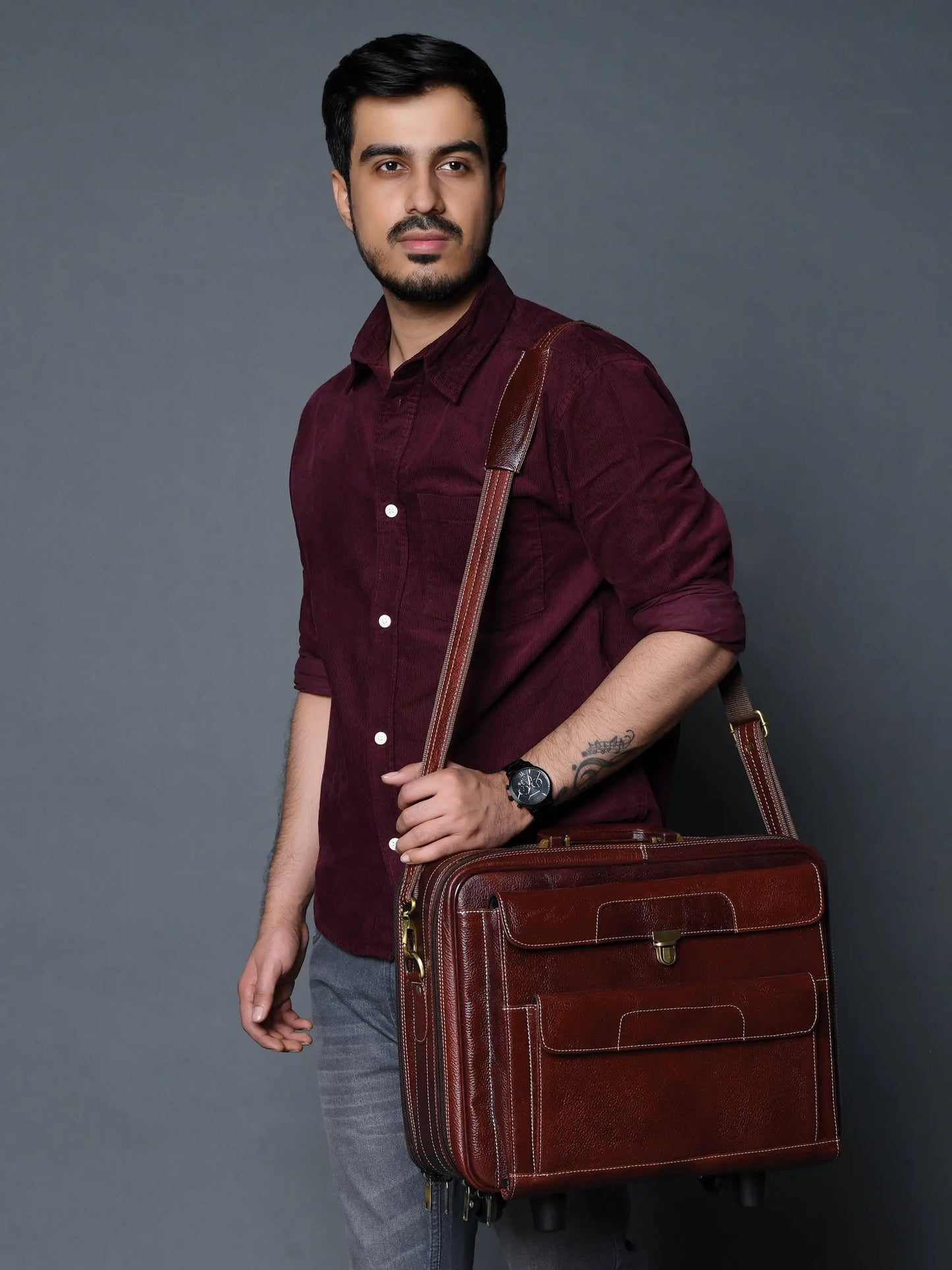Weekend Wanderer Leather Trolley Bag brown leather with adjustable strap Classy Leather Bags on Tampa Home & Garden Store