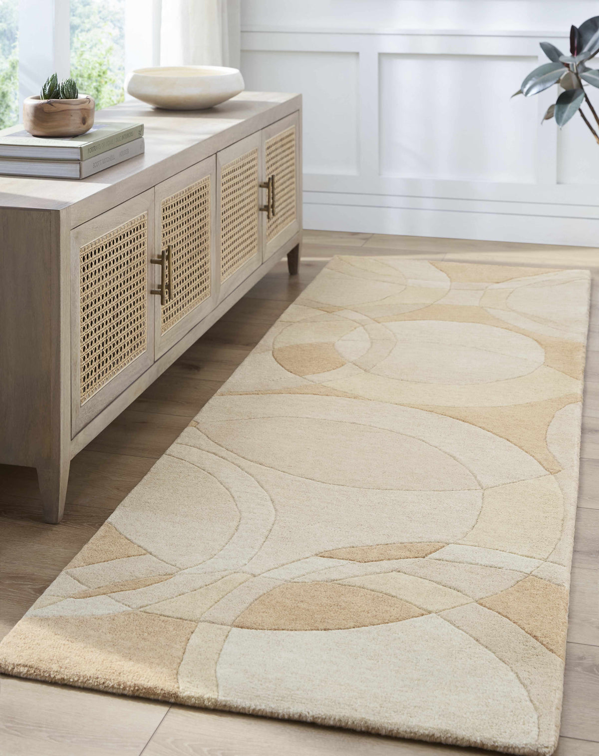 Modern Yaxha Rug with Hand Tufted Wool Pile