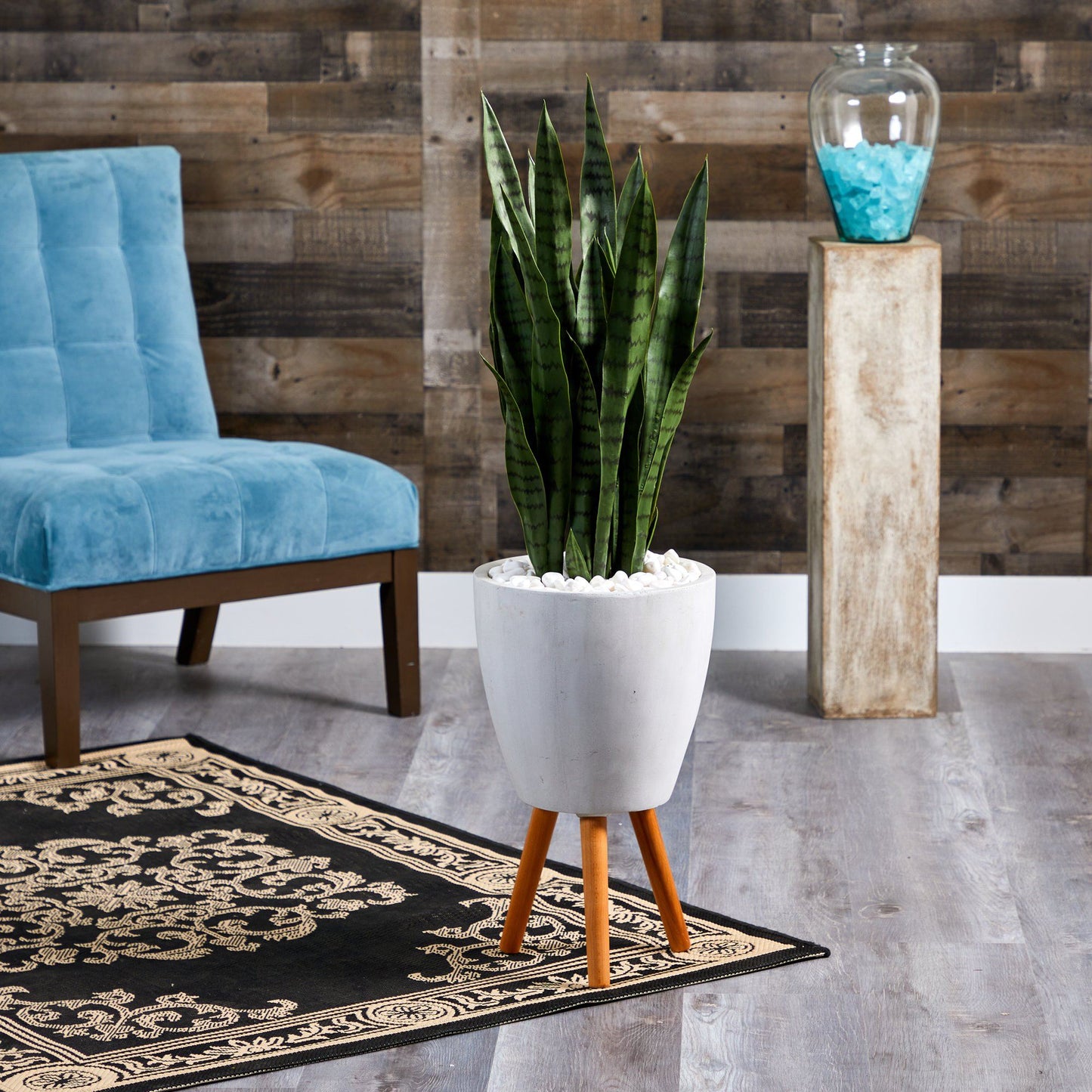 Sansevieria Artificial de 1.2 m en Maceta Blanca con Base