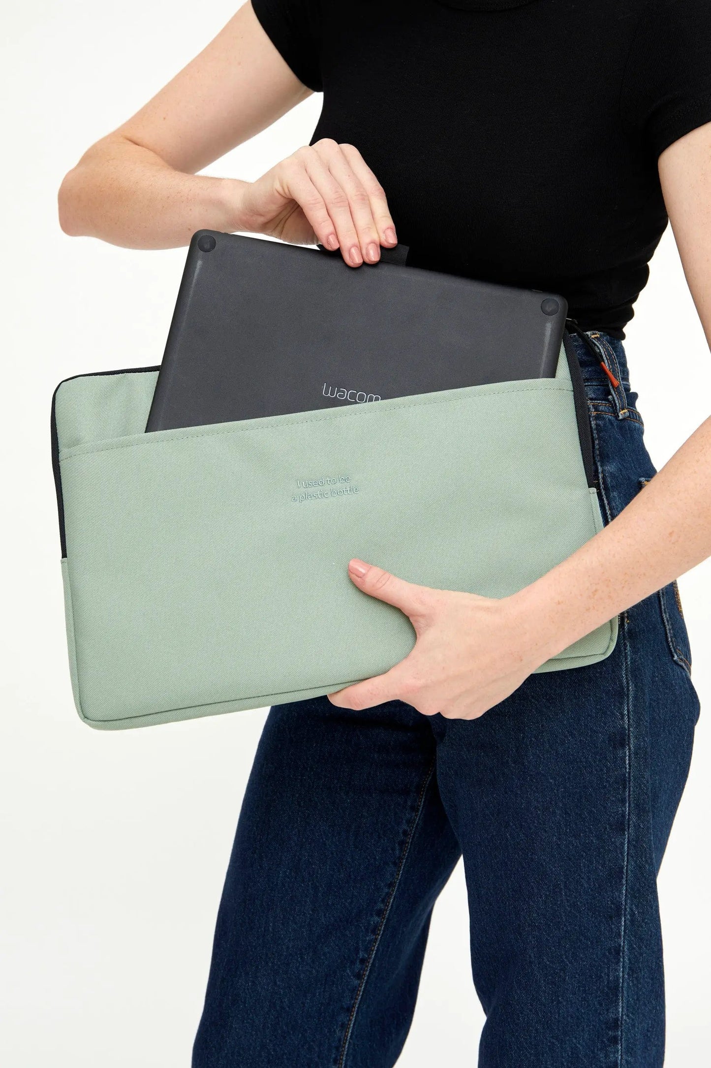 Capture Laptop Case 15" Sage - Tampa Home & Garden Store