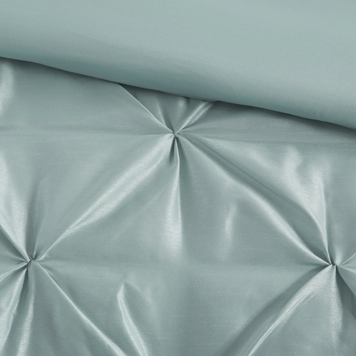 7 Piece Tufted Comforter Set in Seafoam King