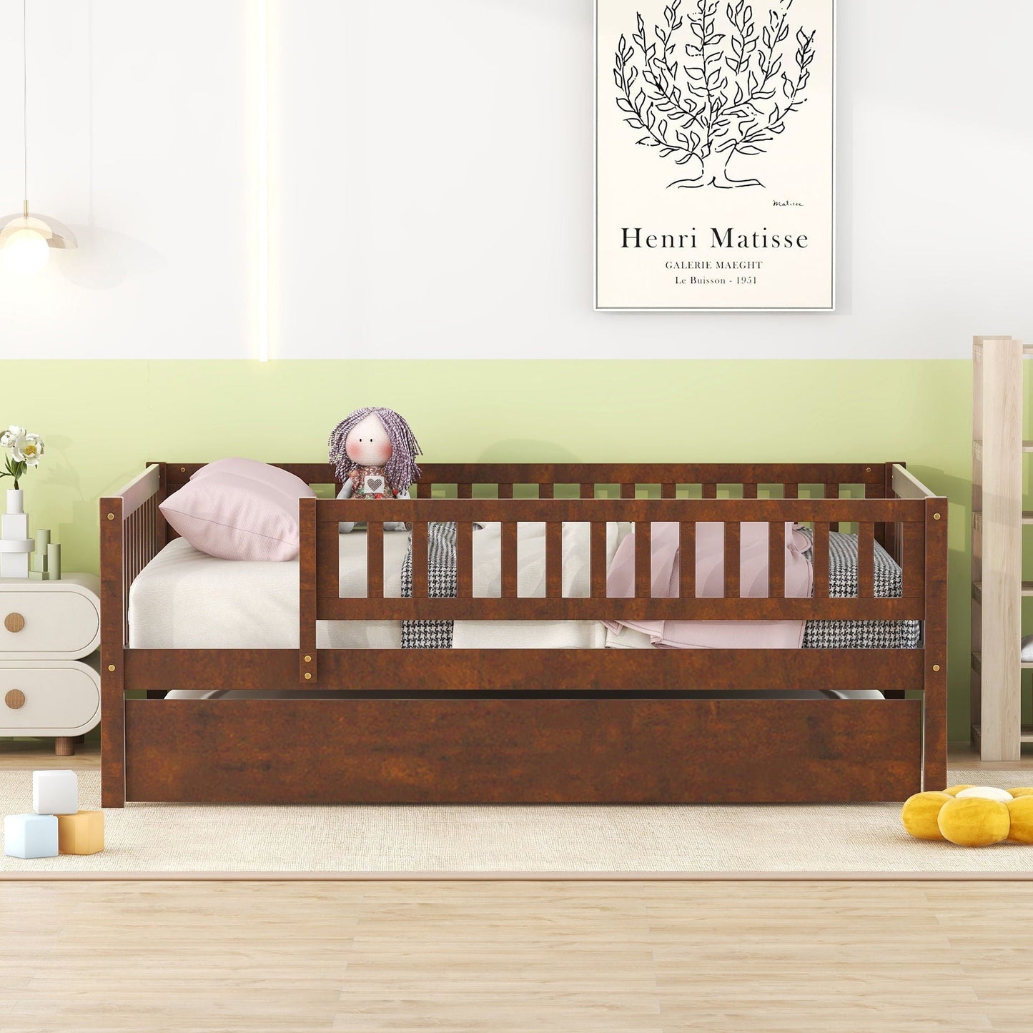 Multi Functional Wooden Daybed and Bedroom