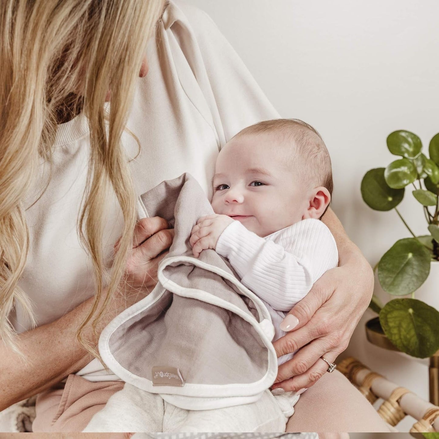 WeeSprout 100% Organic Cotton Burp Cloths — Ultra-Absorbent, Multi-Functional & Gentle on Baby’s Skin