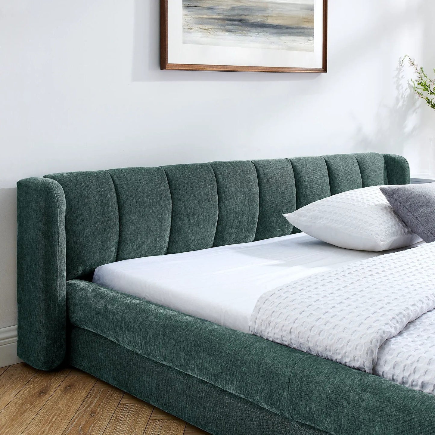 Modern Upholstered Bed Frame With Thick Fabric