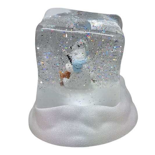 Boule à neige lumineuse en forme de cube avec ours polaires tourbillonnants
