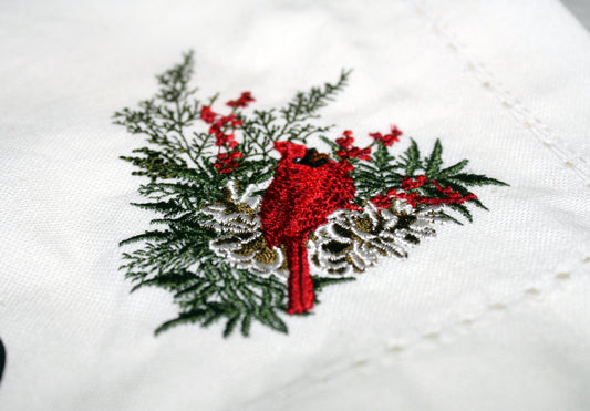 Serviette en tissu brodée Cardinal