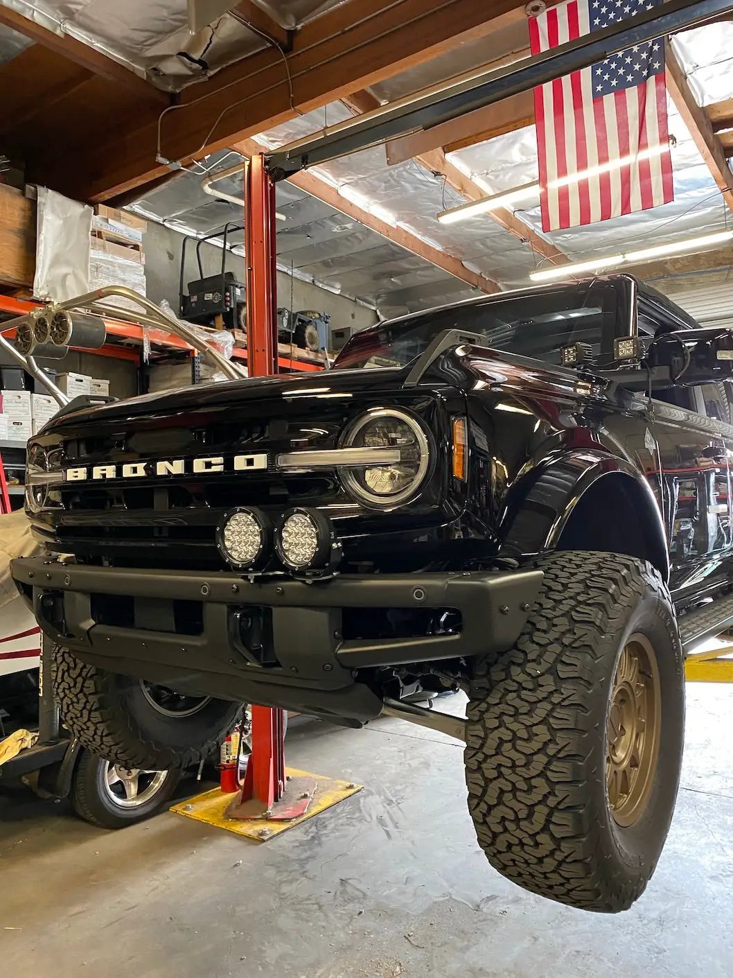 Ford Bronco bumper mount bolt-on 4 lights, black bumper with LED pods lifted 2021 Bronco on Tampa Home & Garden Store