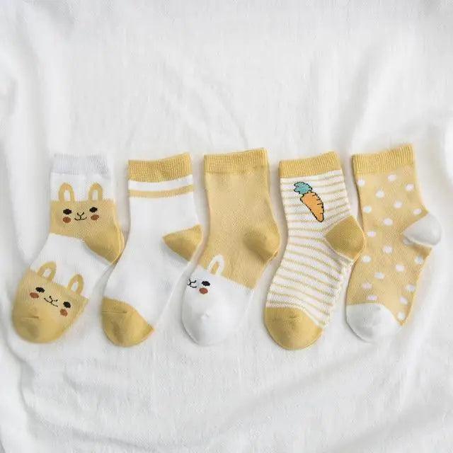 Stevvex kids cartoon animal socks set of 5 in yellow and white with bunny faces and carrot designs on Tampa Home & Garden Store