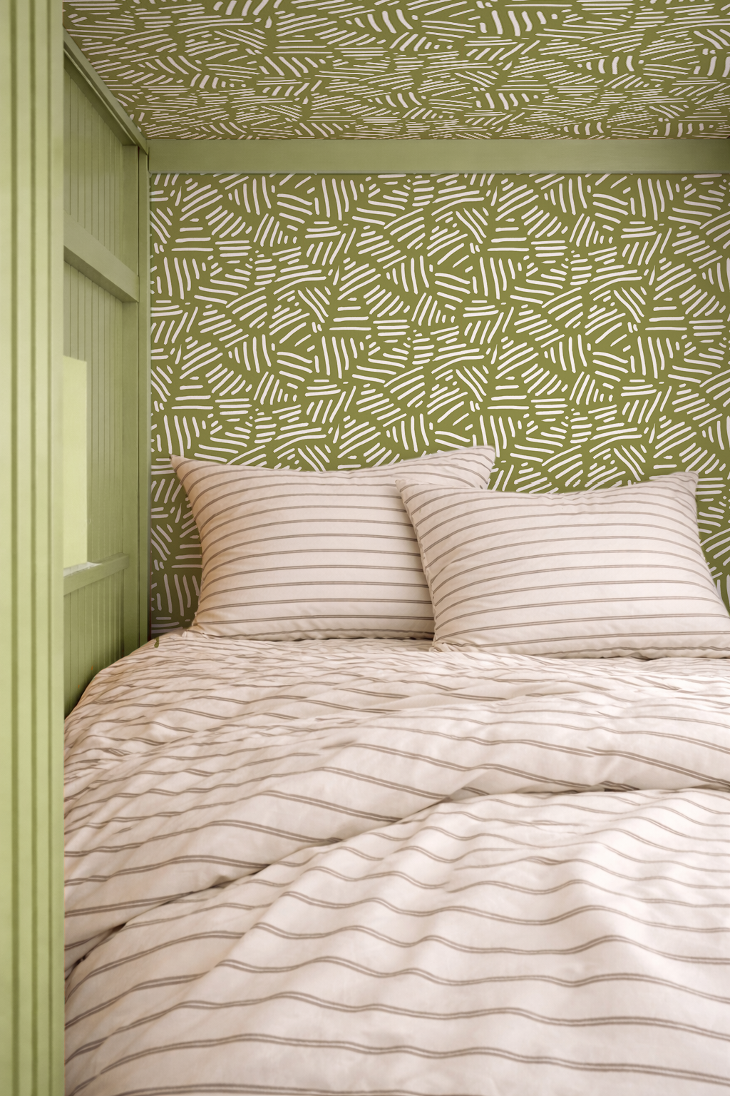 Papel pintado de rayas simples, verde oliva