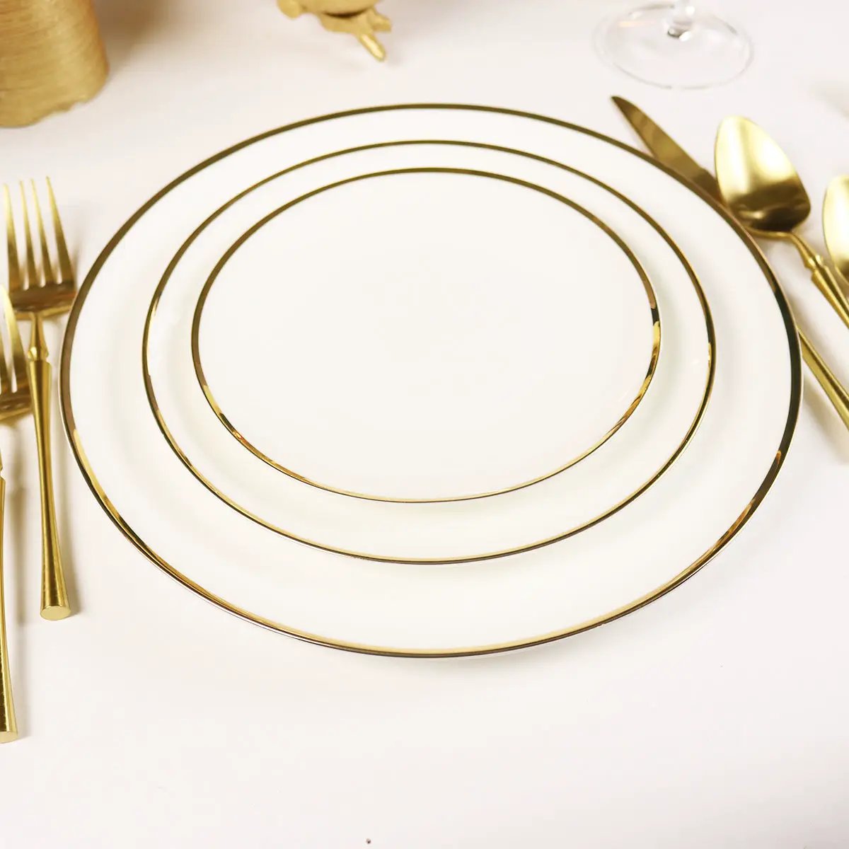 Narrow Gold Rim Salad Plate Plate- Set of 4 - Tampa Home & Garden Store
