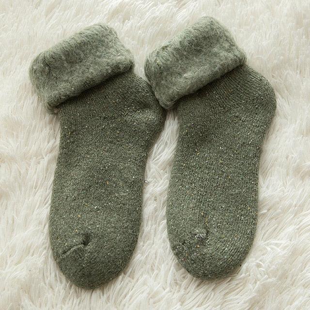 Stevvex thick Merino wool crew socks pair olive green plush grey cuffs unisex winter warm on Tampa Home & Garden Store
