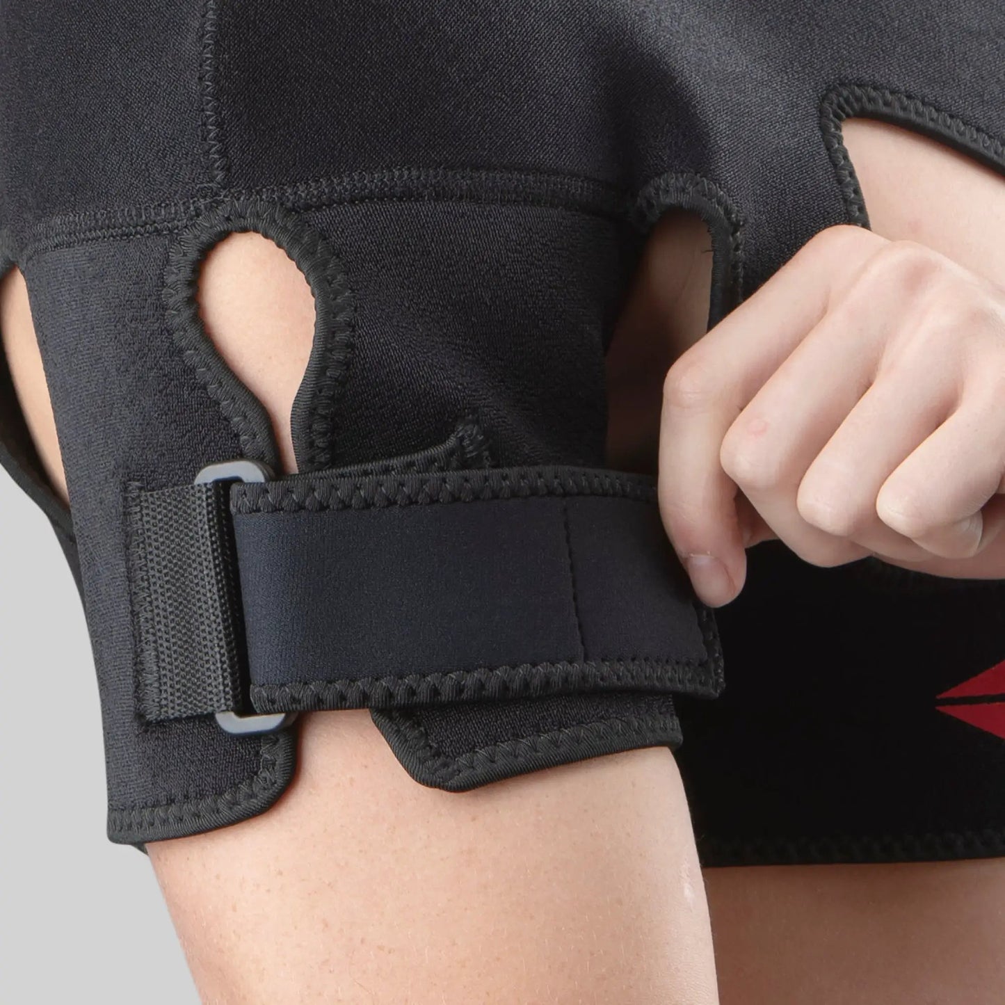 SB02 Shoulder Support with Adjustable Closure by EVS Sports, black on Tampa Home & Garden Store