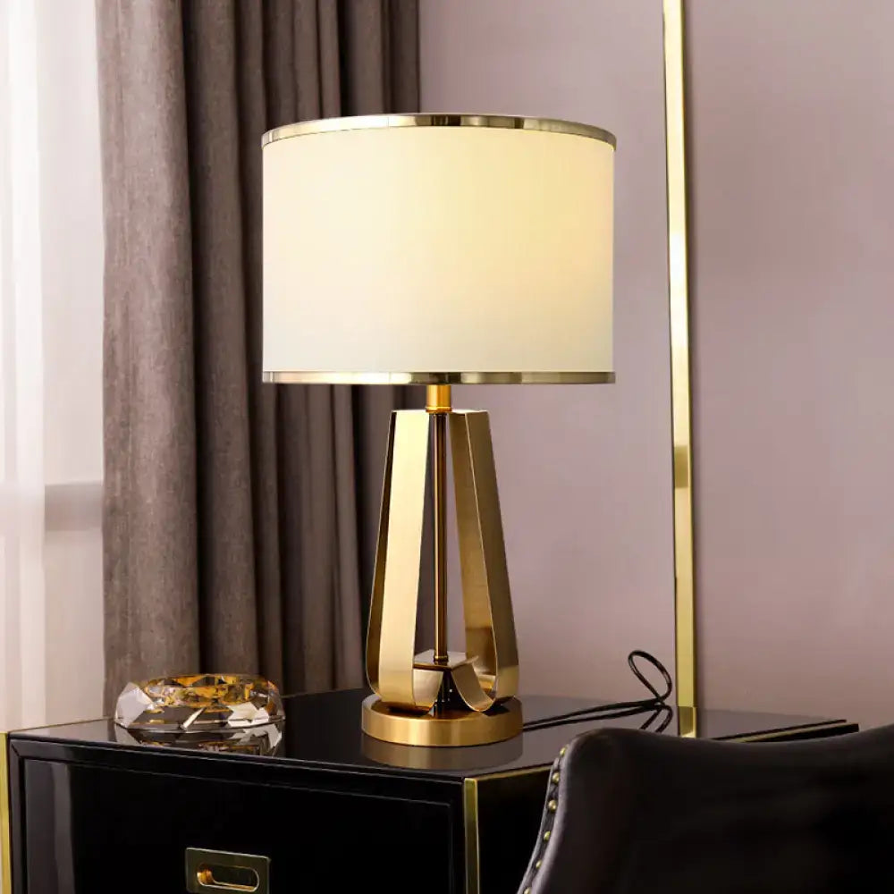 Traditional Drum Shade Nightstand Light for Living Room - Single Table Lamp with Fabric Shade
