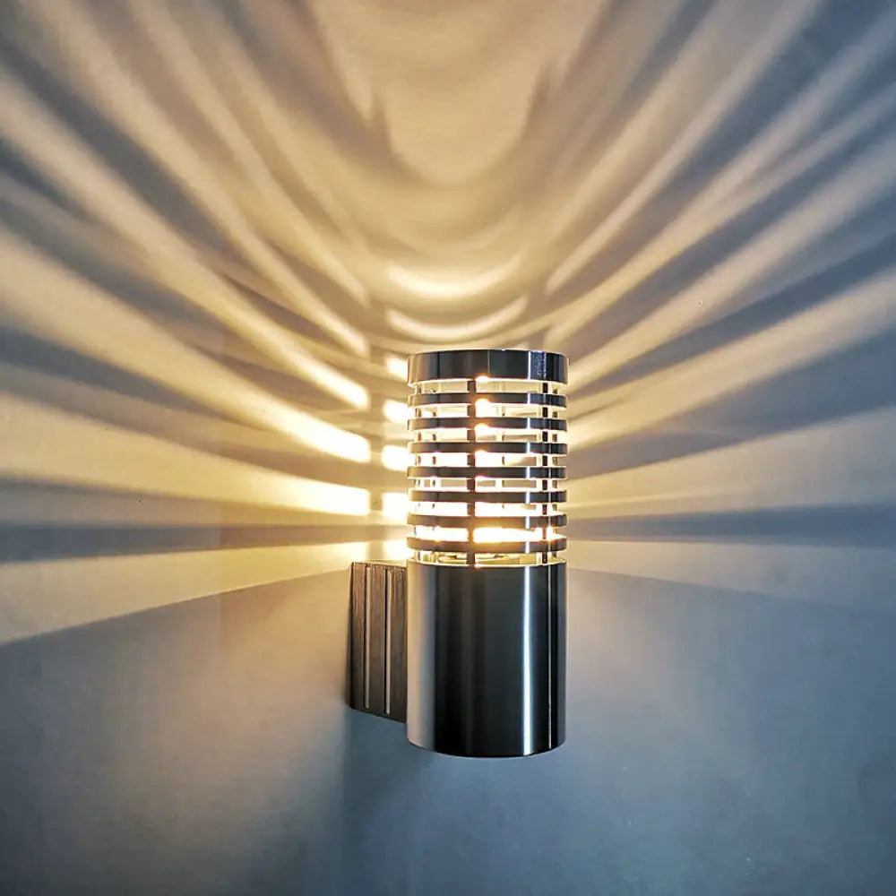 Kit de aplique de pared LED de aluminio tubular con acabado cromado - Diseño moderno para fiestas - Luz azul/amarilla/roja vibrante