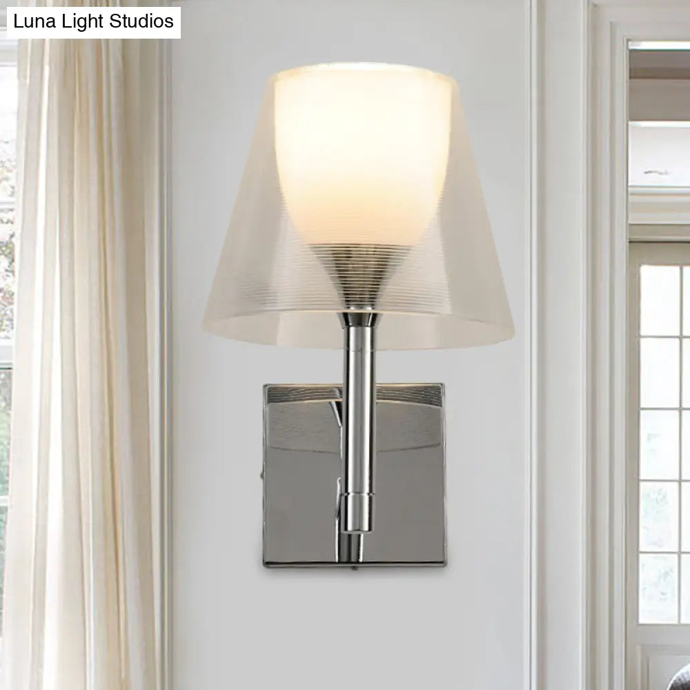 Aplique de pared con forma acampanada de cristal blanco para salones contemporáneos