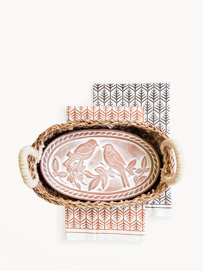Set de regalo de cesta y calentador de pan con paño de cocina - Lovebird Oval