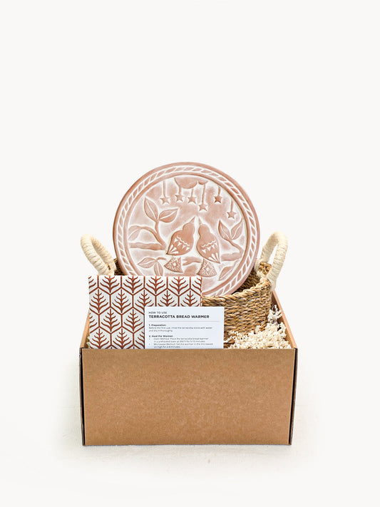 Set de regalo de cesta y calentador de pan con paño de cocina - Lovebird Round