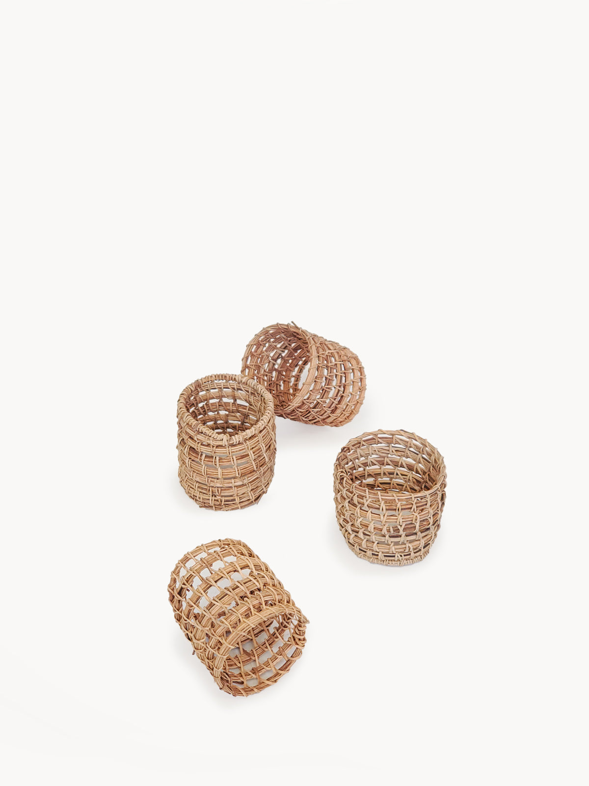 Rond de serviette en fibre de palmier tissée – Naturel (lot de 4)