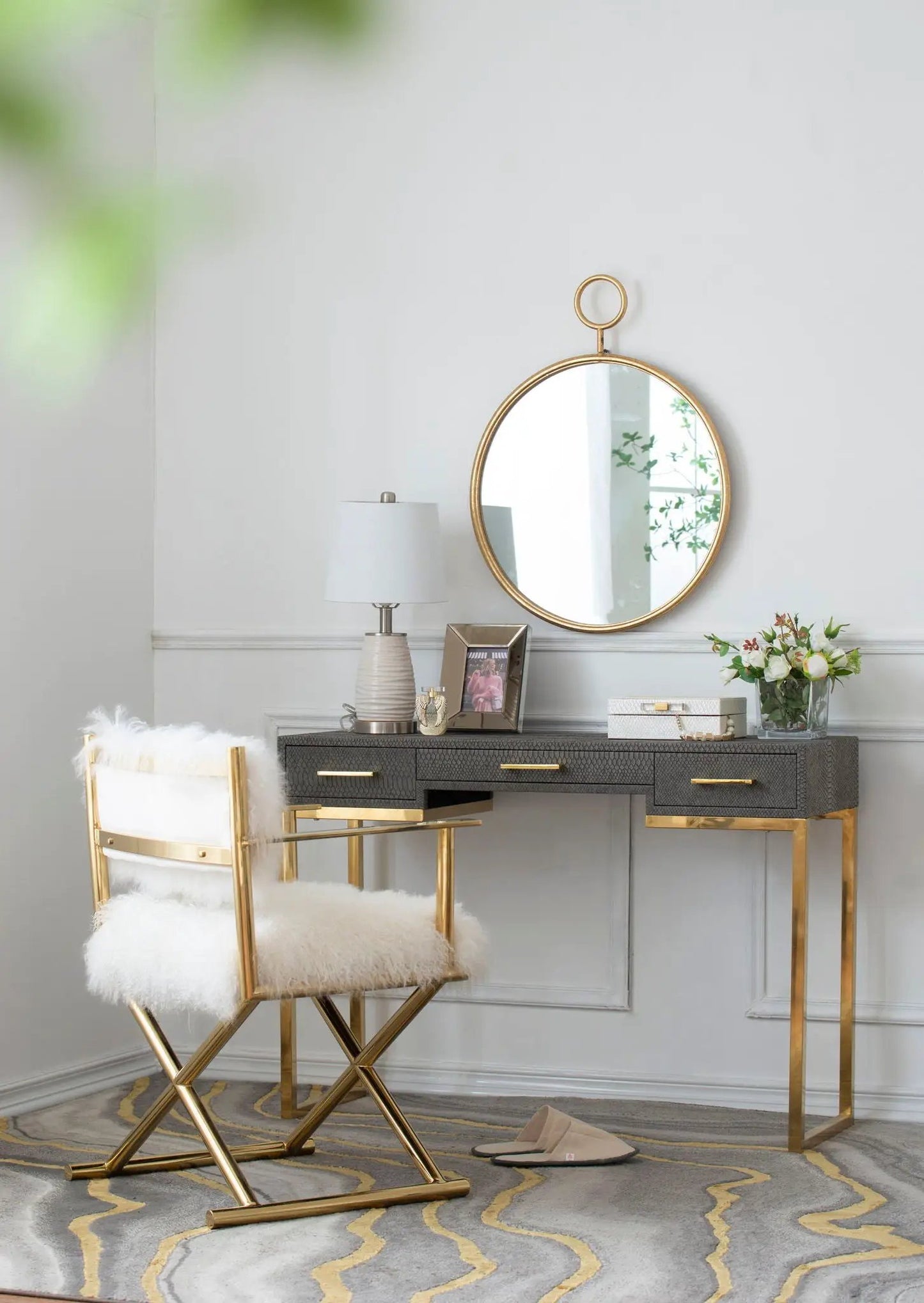 Circle Wall Mirror With Iron Frame Living Room