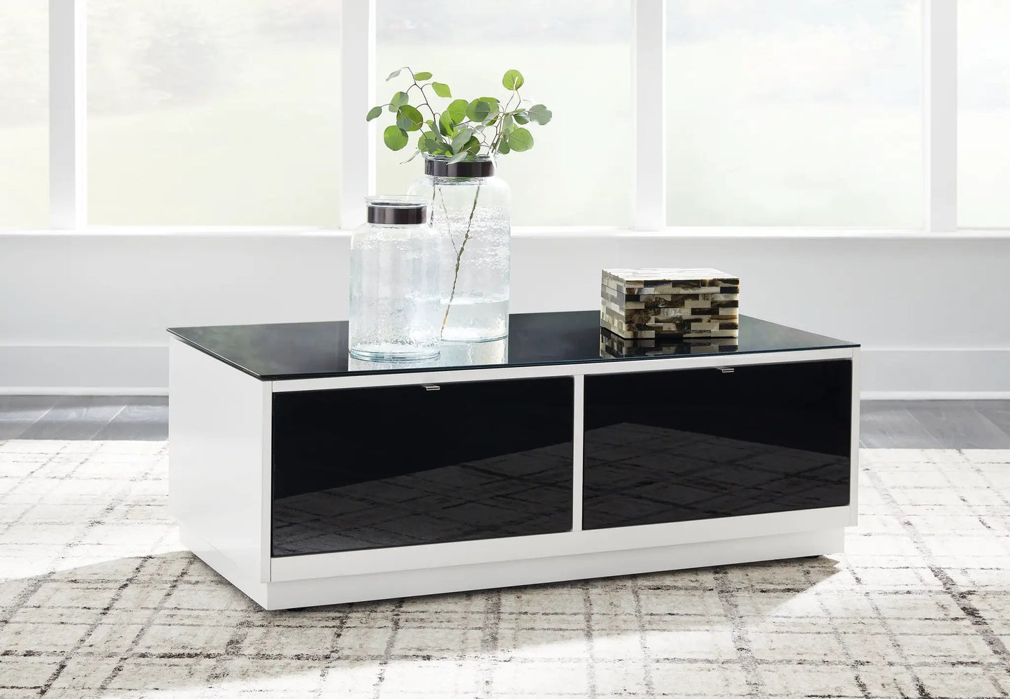 Gardoni Glass Coffee Table in White and Black