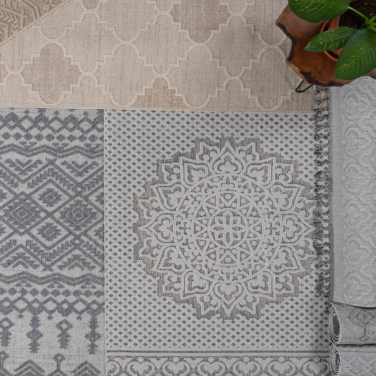 Guros Trellis Area Rug for Indoor and Outdoor Use