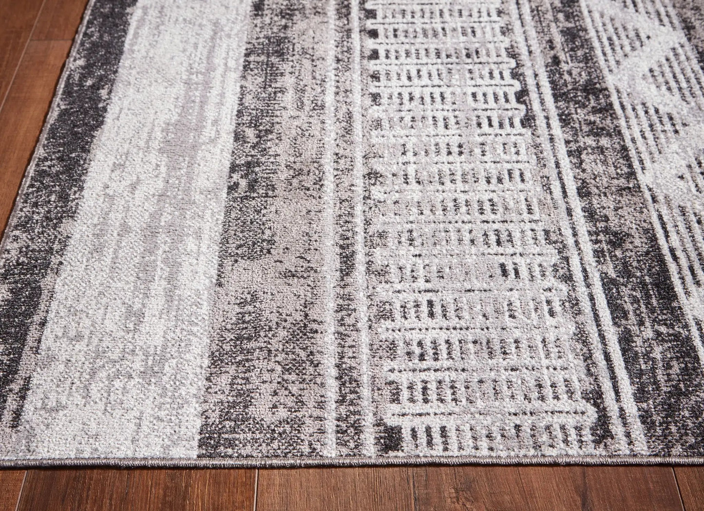 Henchester Rug with Geometric Distressed Pattern