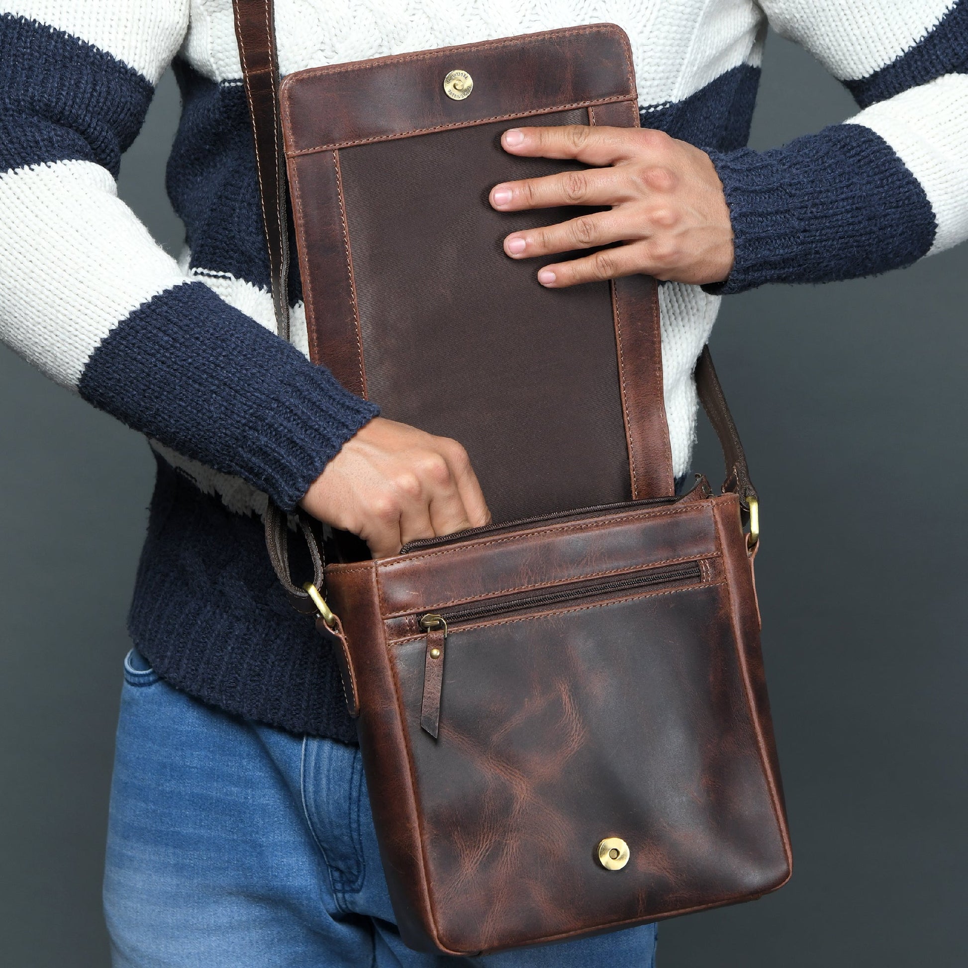 The Barton Crossbody - Tampa Home & Garden Store